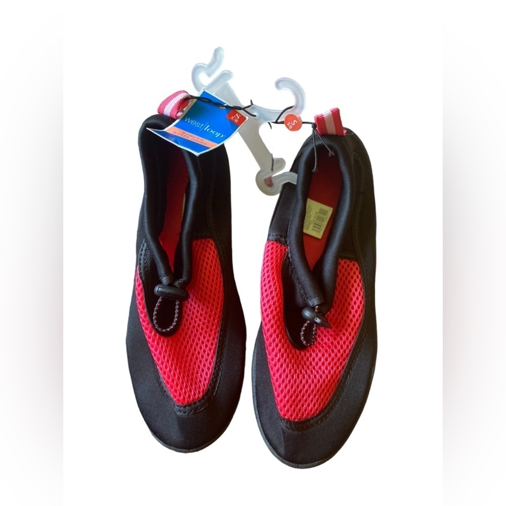 Water Shoes West Loop women Red  and Black Size M 7/8Brand New with Tags